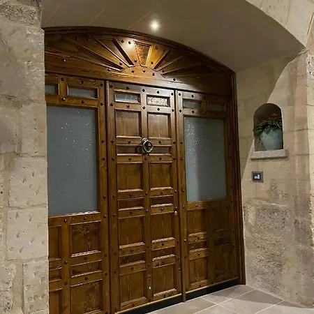 Petra Oikia * Corigliano dʼOtranto