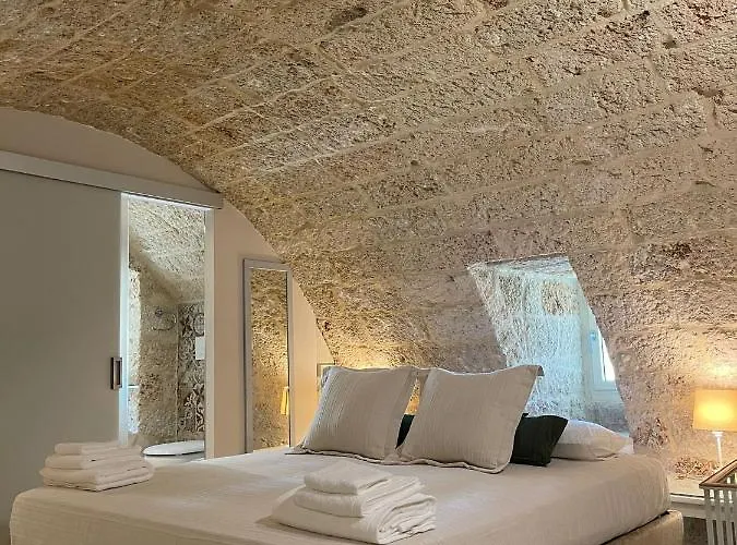 Petra Oikia Corigliano dʼOtranto