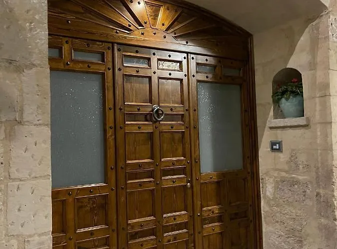 Petra Oikia * Corigliano dʼOtranto